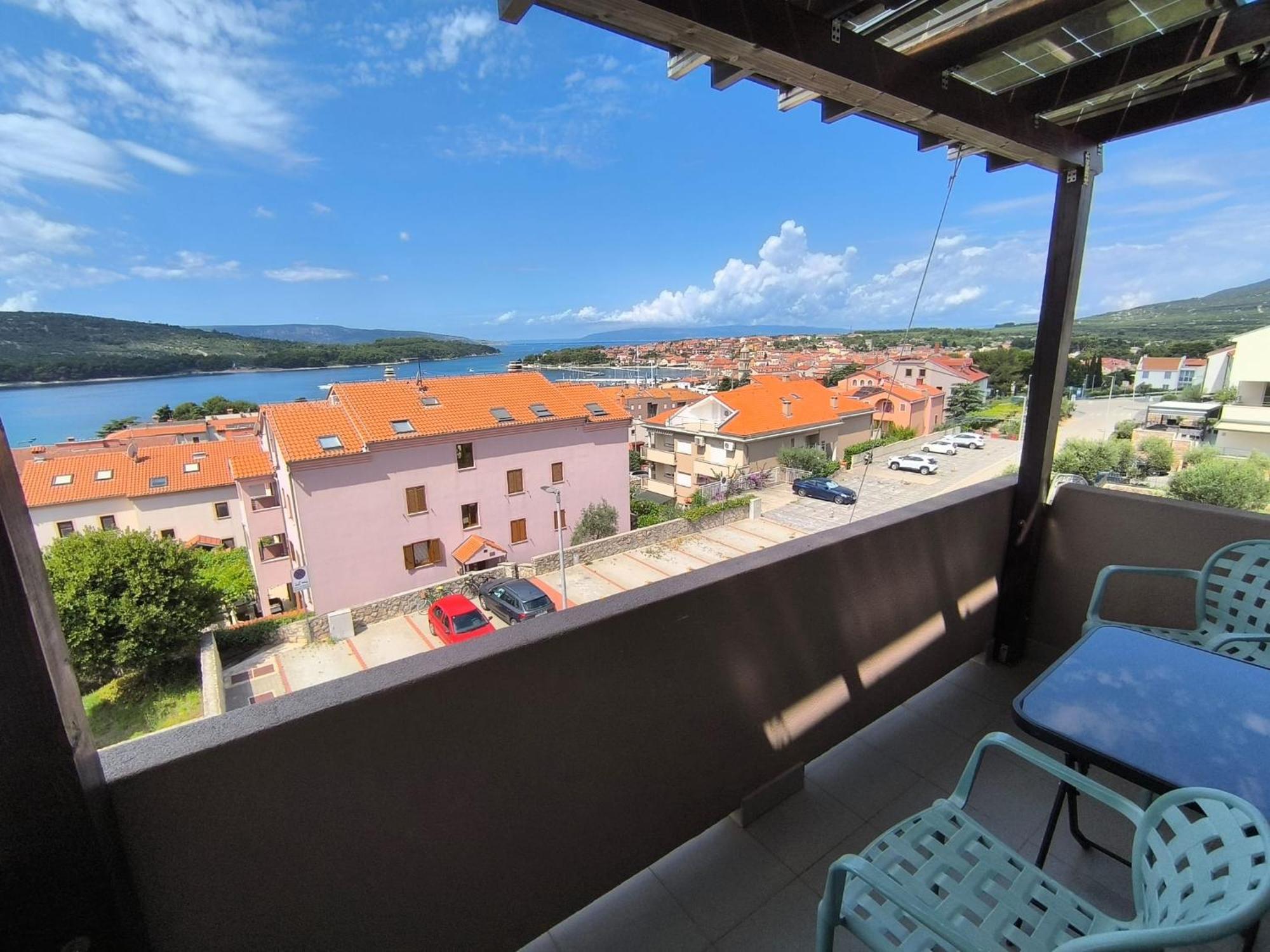 Apartments Pongrac Cres Bagian luar foto