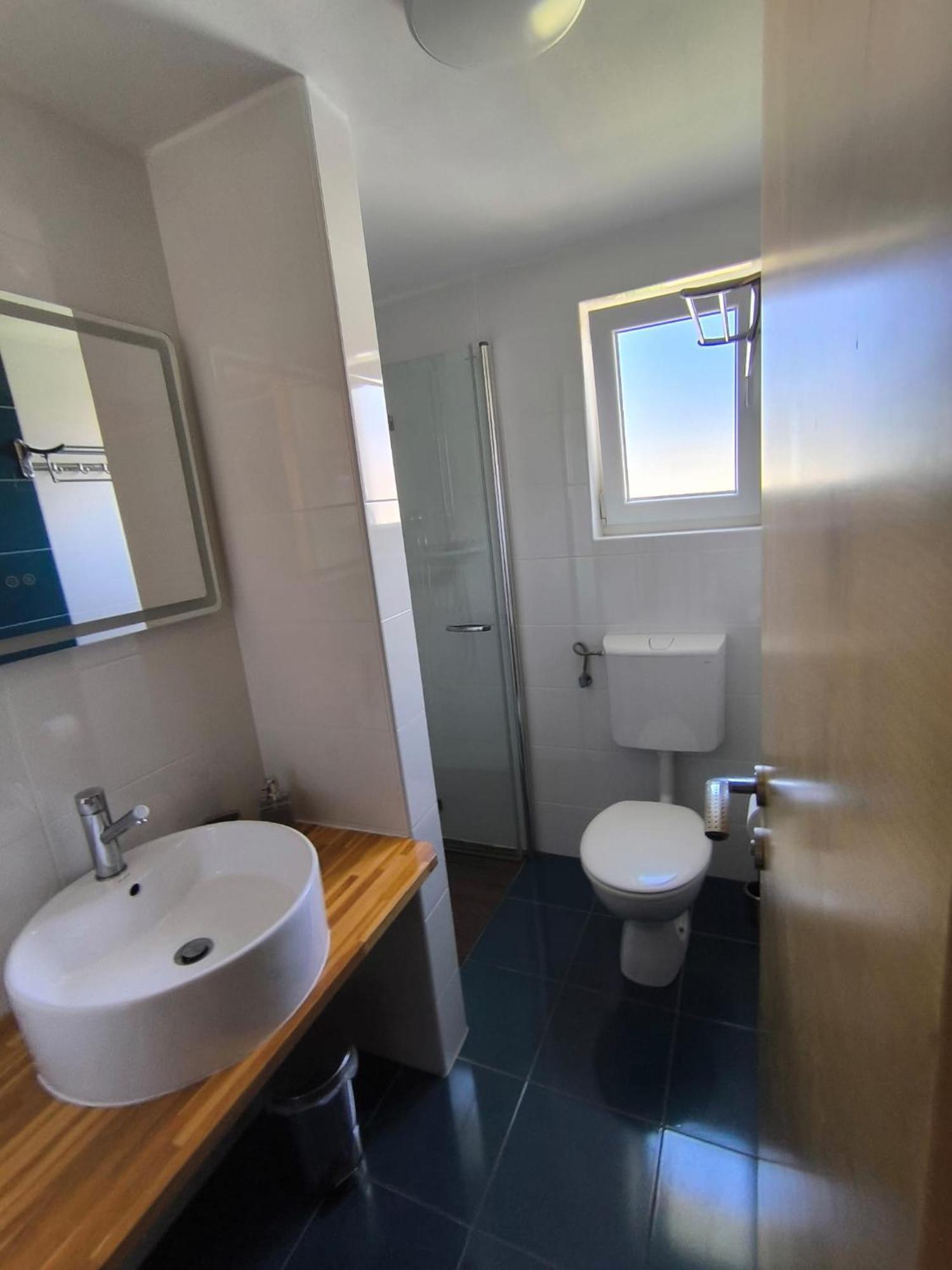 Apartments Pongrac Cres Bagian luar foto