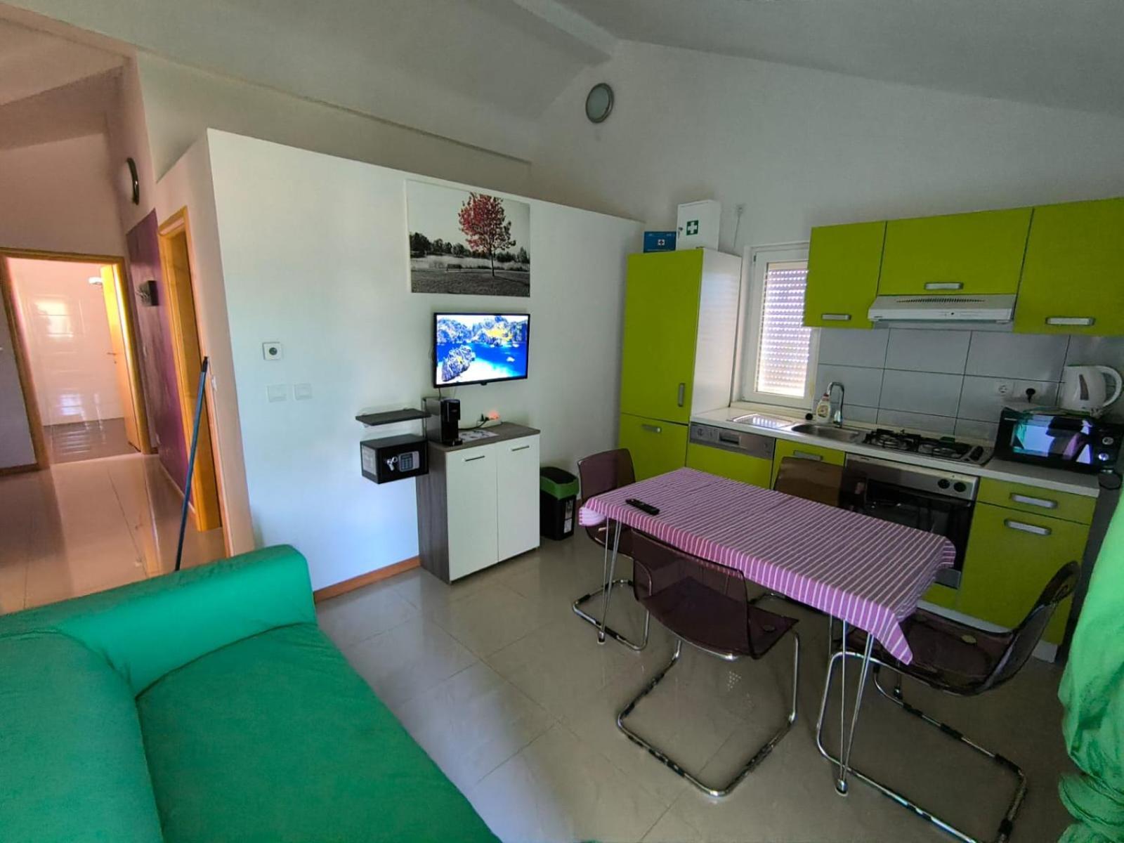 Apartments Pongrac Cres Bagian luar foto